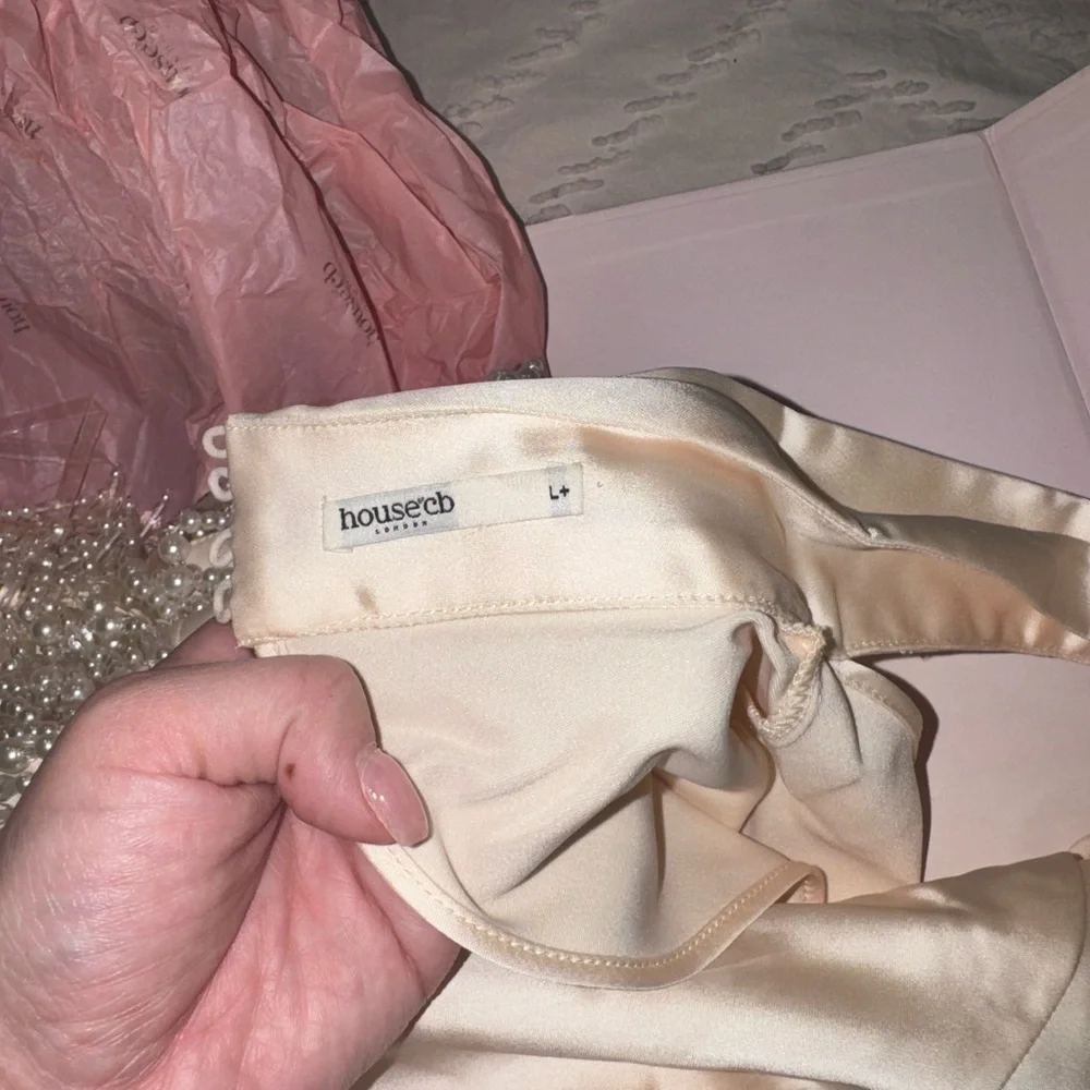 House of CB “Aubrie” corset top ( 2 piece)
Will ship with box - Picture 10 of 11